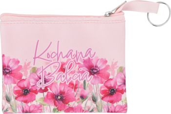 Różowa materiałowa kosmetyczka z napisem "Kochana Babcia" i kwitnącymi makami, idealny prezent, widok z przodu.