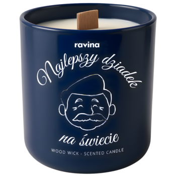 Granatowa świeca sojowa Ravina Najlepszy dziadek na świecie z drewnianym knotem i grafiką, widok z przodu.