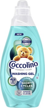 Coccolino Wonder Wash Speed Clean Żel do prania, niebieska butelka z misiem, widok z przodu, krótkie cykle 15 min.