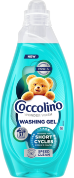 Coccolino Wonder Wash Speed Clean żel do prania w turkusowej butelce, z misiem na etykiecie, widok z przodu.