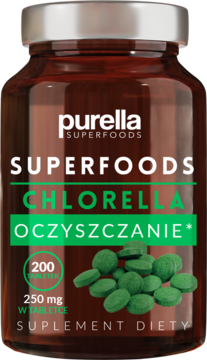 Purella Superfoods Chlorella oczyszczanie, suplement diety w brązowym słoju, obok zielone tabletki.