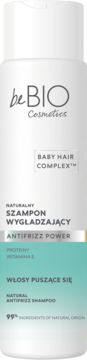 Biała butelka naturalnego szamponu beBIO Cosmetics Antifrizz Power, z zielono-szarą etykietą, widok z przodu.