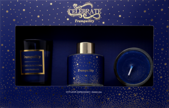 Zestaw prezentowy Celebrate Tranquility: niebieska świeca i dwa dyfuzory w granatowym pudełku z gwiazdami.