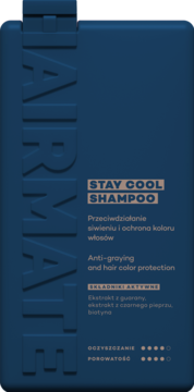 Granatowy szampon Hairmate Stay Cool, butelka z wytłoczonym logo, widok z przodu. Przeciwdziała siwieniu.
