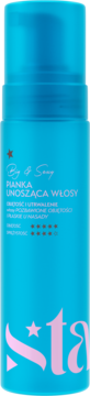 Turkusowa pianka By & Sassy unosząca włosy, z różowym napisem i ratingiem 4.5/5 gwiazdek, widok z przodu.