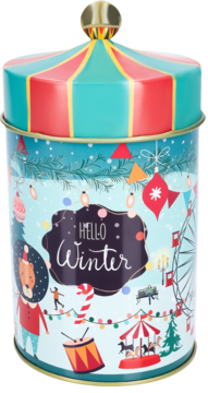 Metalowa puszka świąteczna o kształcie cylindra, z niebieskim tłem i ilustracjami zimowego wesołego miasteczka. Napis 'Hello Winter', wieczko w paski.