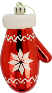 Czerwona, błyszcząca bombka świąteczna w formie rękawiczki z białym futrzanym mankietem i wzorem śnieżynki.