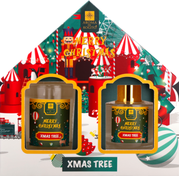Zestaw świątecznych zapachów, dwie butelki dyfuzora "Xmas Tree" z zielonymi etykietami na tle świątecznej grafiki.
