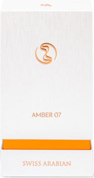 Perfumy Swiss Arabian Amber 07 w białym pudełku z miedzianym logo, napisem i pomarańczowym paskiem, widok z przodu.