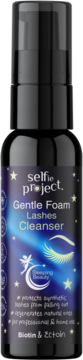Selfie Project Gentle Foam Lashes Cleanser z Biotyną i Ektoiną, czarna butelka z pompką, front, gwiazdki.