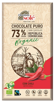 Ciemna czekolada Solé 73% kakao z chili, organiczna, w białym opakowaniu z ilustracją kakao i papryczek.