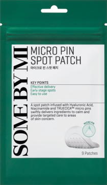 Zielona saszetka SOME BY MI Micro Pin Spot Patch z mikrowypustkami i składnikami łagodzącymi, widok z przodu.