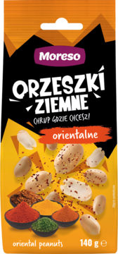 Front opakowania Moreso Orzeszki Ziemne Orientalne 140g, czarno-żółta torba z rozsypanymi orzeszkami i miskami przypraw.