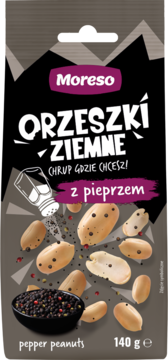 Moreso Orzeszki Ziemne z pieprzem. Czarne opakowanie z grafiką rozsypanych brązowych orzeszków i ziaren.