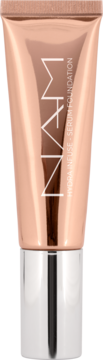 Wegański podkład NAM Hydra Infuse Serum Foundation w błyszczącej, miedzianej tubce, ze srebrną nakrętką, widok z przodu.