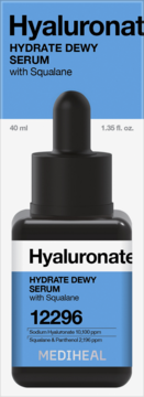 Mediheal Hyaluronate Hydrate Dewy Serum, czarna butelka z etykietą w niebieskie pasy, widok z przodu.