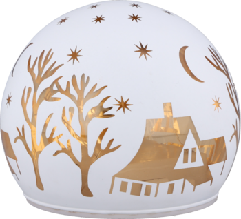 Biała ceramiczna kula dekoracyjna ze złotym zimowym wzorem: dom, drzewa, gwiazdy i księżyc, ujęcie z boku.