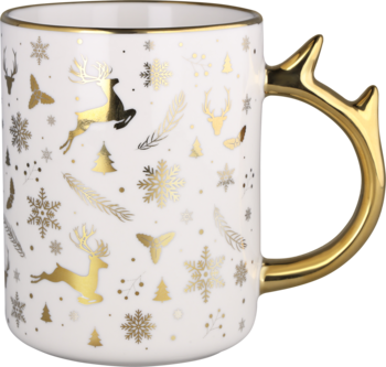 Biały ceramiczny kubek świąteczny ze złotymi zdobieniami reniferów i śnieżynek, z uchwytem w kształcie złotych rogów renifera.