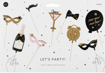 Zestaw 9 gadżetów do zdjęć Let's Party w mixie wzorów: maski, szampan, zegar, kieliszek. Złoto, czerń, róż.