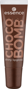 Essence CHOCO BOMB shiny lip gloss, brązowa tubka z napisem stylizowanym na spływającą czekoladę.
