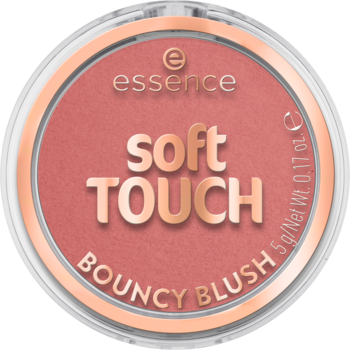 essence Soft TOUCH Bouncy Blush, delikatny różowy rumieniec w okrągłej kasetce z miedzianą obwódką, widok z góry.