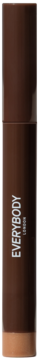 Brokatowy cień w kredce Everybody London Shimmer Pen Vivid Glow, brązowy aplikator z białym napisem.