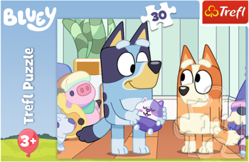 Pudełko Bluey Trefl Puzzle 30 elementów z Bluey i Bingo trzymającymi fioletową zabawkę, dla 3+.