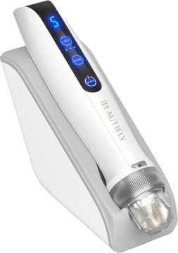 Beautifly Dermapen CollagenBoost PRO, białe urządzenie do mezoterapii, z niebieskim wyświetlaczem, na skośnej podstawce.