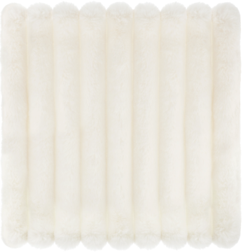 Kremowy, miękki koc pluszowy z pionowymi żebrowaniami, widok z góry, idealny do nowoczesnych wnętrz.