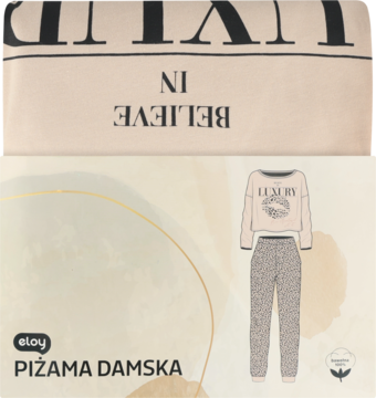 Opakowanie piżamy damskiej Eloy: beżowa bluza z napisem LUXURY, spodnie w cętki, ilustracja na froncie.