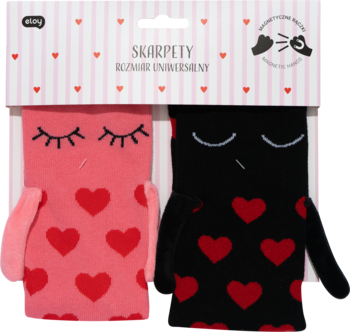 Skarpety z magnesem, wzór 1: różowe i czarne pary w serca, z oczami i pluszowymi rączkami, na karcie.