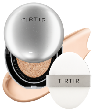 TIRTIR Mask Fit Aura Cushion Mini 21C Cool Ivory: otwarty kompakt z puszkiem i kremowym swatche. Nawilżający podkład.