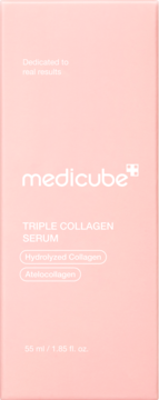 Jasnoróżowe pudełko Medicube Triple Collagen Serum 55ml, z napisami Dedicated to real results i Hydrolyzed Collagen.