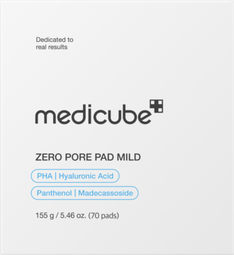 Białe pudełko Medicube Zero Pore Pad Mild, z PHA i kwasem hialuronowym, widok z przodu, 70 płatków.