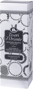 Tesori d'Oriente Muschio Bianco dyfuzor, białe pudełko w orientalne wzory, srebrne akcenty, widok pod kątem.