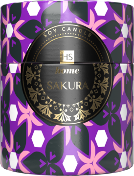 Hiskin Soy Candle Sakura w cylindrycznym, fioletowo-różowym pojemniku, z czarno-złotą etykietą, widok z przodu.