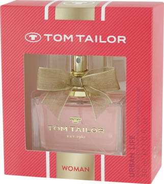 Zestaw Tom Tailor Urban Life Woman: flakon różowych perfum z kokardą, widoczny przez okienko czerwonego pudełka.