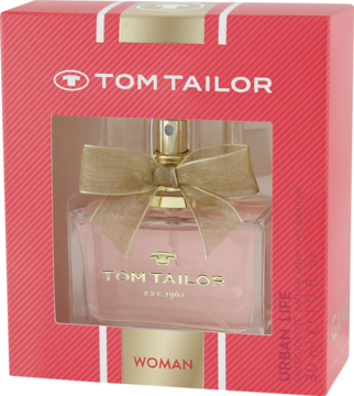 Zestaw Tom Tailor Urban Life Woman: flakon różowych perfum z kokardą, widoczny przez okienko czerwonego pudełka.