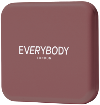 Wypiekany róż Everybody London Dusty Pink, kwadratowe matowe opakowanie w kolorze różu, widok z przodu pod kątem.