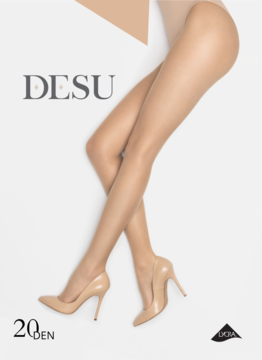 Cieliste rajstopy DESU 20 DEN na modelce w jasnych szpilkach, z jasnym tłem studia. Produkt na pierwszym planie.