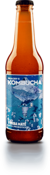 Pionowy widok butelki Prager's Kombucha Yerba Mate z probiotykami, brązowe szkło, niebieska etykieta z wielorybem.
