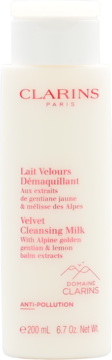 Clarins Velvet Cleansing Milk, biała butelka z czerwonym tekstem, widok z przodu, pojemność 200 ml.