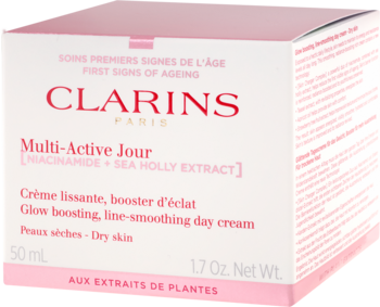 Białe pudełko Clarins Multi-Active Jour z różowym logo, krem na dzień z niacynamidem dla skóry suchej, widok z przodu pod kątem.