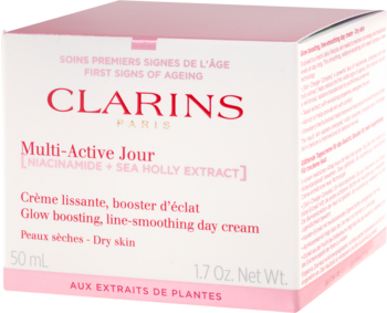 Białe pudełko Clarins Multi-Active Jour z różowym logo, krem na dzień z niacynamidem dla skóry suchej, widok z przodu pod kątem.