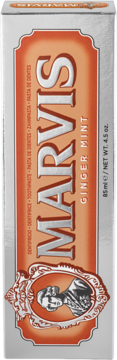 Pionowe opakowanie pasty Marvis Ginger Mint, srebrne z pomarańczową etykietą, widoczne logo MARVIS i portret mężczyzny.