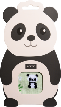 Panda-shaped opakowanie skarpetek SOXO, biało-czarne, z okienkiem pokazującym zielone skarpetki w pandy, widok z przodu.