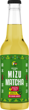 Szklana butelka Mizu Matcha Yuzu, musująca japońska herbata z zieloną etykietą, widok z przodu, bez cukru.