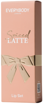 Różowe pudełko Everybody London Spiced Latte Lip Set, ze złotym napisem i wytłoczoną kokardą, widok z przodu.