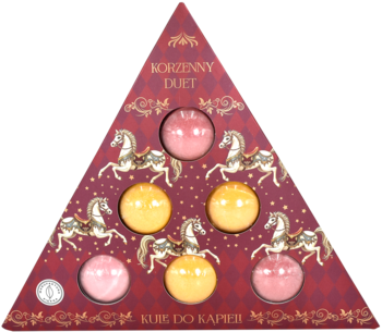 Trójkątne pudełko KULE DO KĄPIELI Korzenny Duet. Czerwono-złoty design z karuzelami, sześć różowych i żółtych kul.