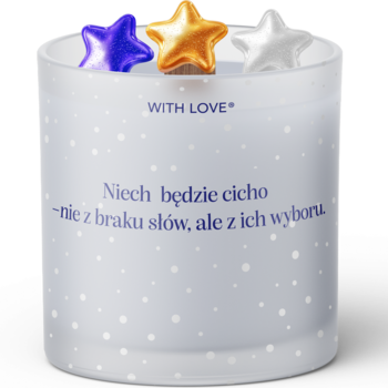 Świeczka sojowa w matowym szkle z kropkami i gwiazdkami, z napisem: 'Niech będzie cicho...' na froncie.